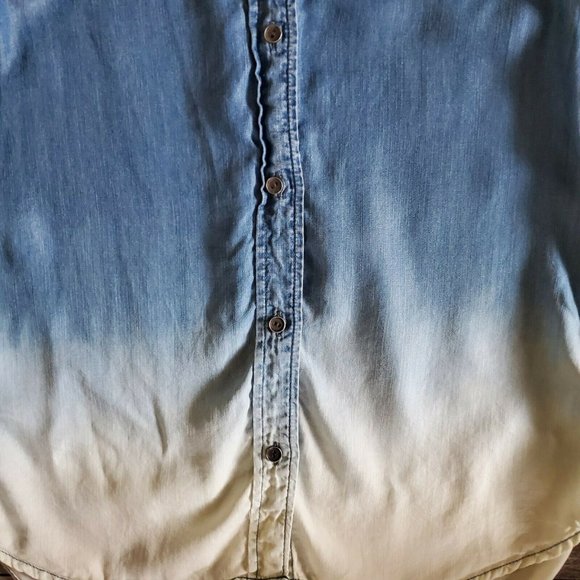 Beach Lunch Lounge Womens Top Size XS Ombre Denim Sleeveless Shirt Button Up - Picture 3 of 12